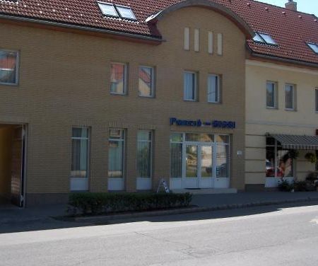 茜茜畔兹酒店 Gödöllő 外观 照片