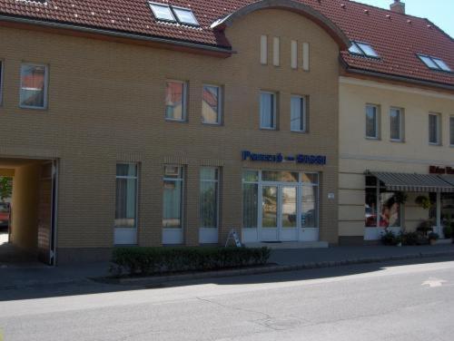 茜茜畔兹酒店 Gödöllő 外观 照片