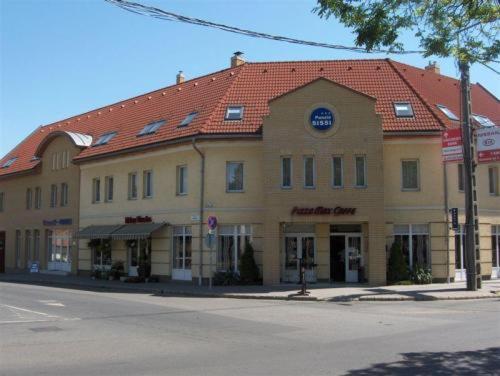 茜茜畔兹酒店 Gödöllő 外观 照片